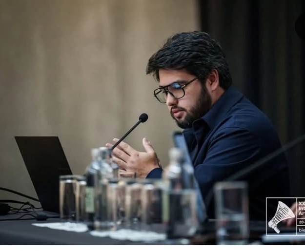 André Araújo – Por linhas turvas (By blurred lines) – November 2024