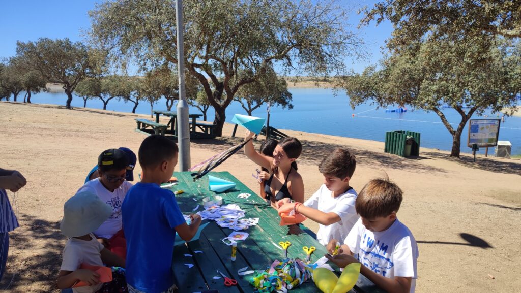 Kite making on the beach – summer activities July 14th and 19th, 2023